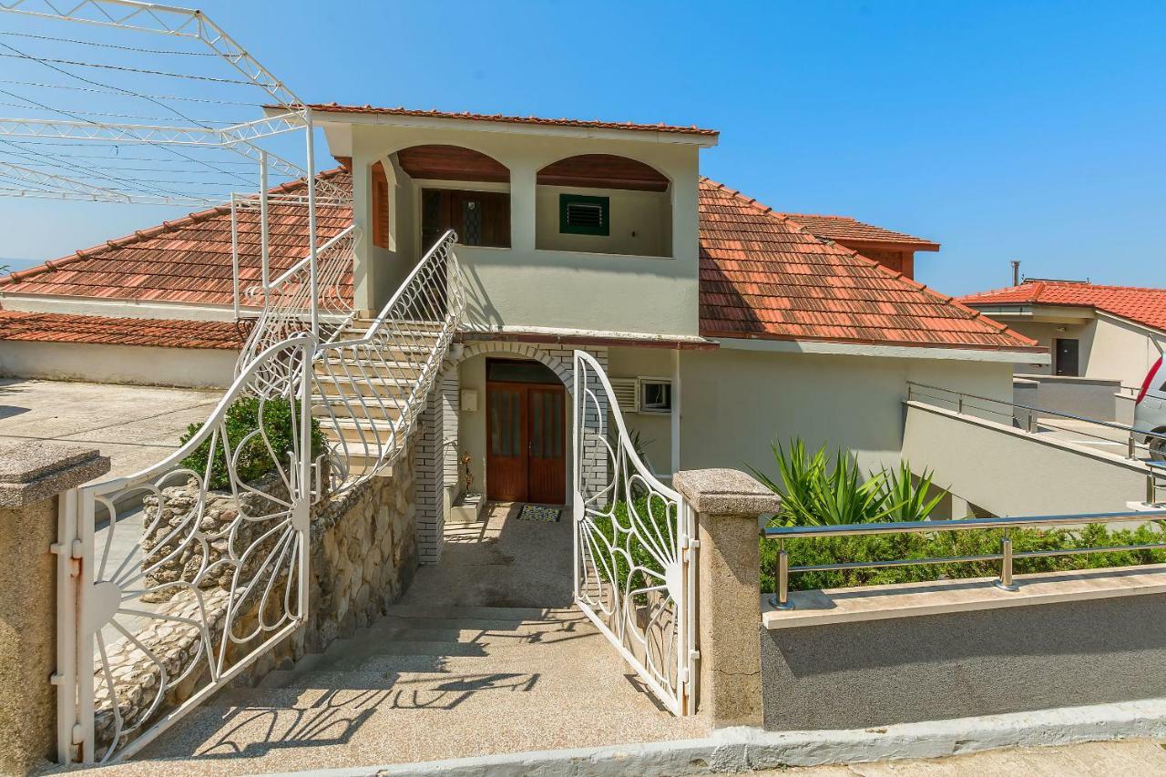 Apartment Marijana Omiš Εξωτερικό φωτογραφία